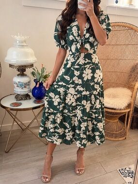 Green & White Floral Midi Dress | Cottagecore Tea Party Dress | Size Medium 🌿🤍